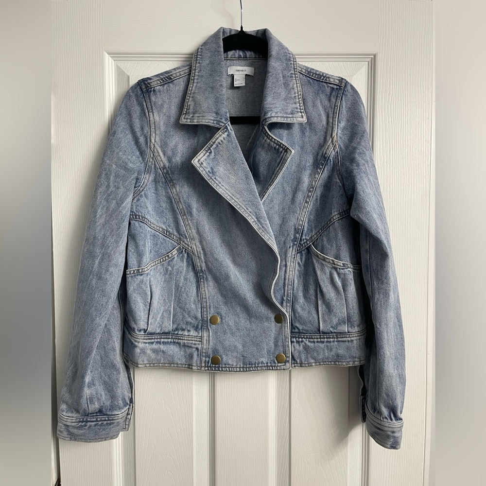 🖤FOREVER 21 Double Breasted Jean Jacket with Custom Painted Back, Size Small